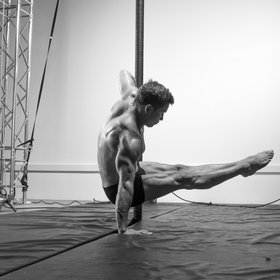 Chinese pole fitness 3 — figure reference